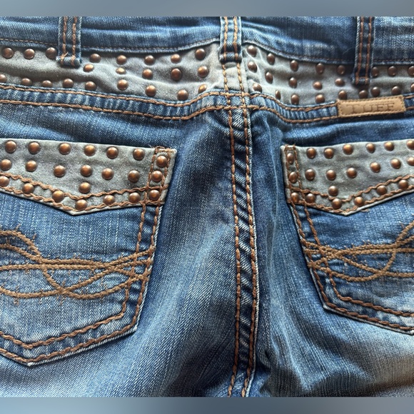 Cowgirl Tuff-Studded Camo - Picture 5 of 6